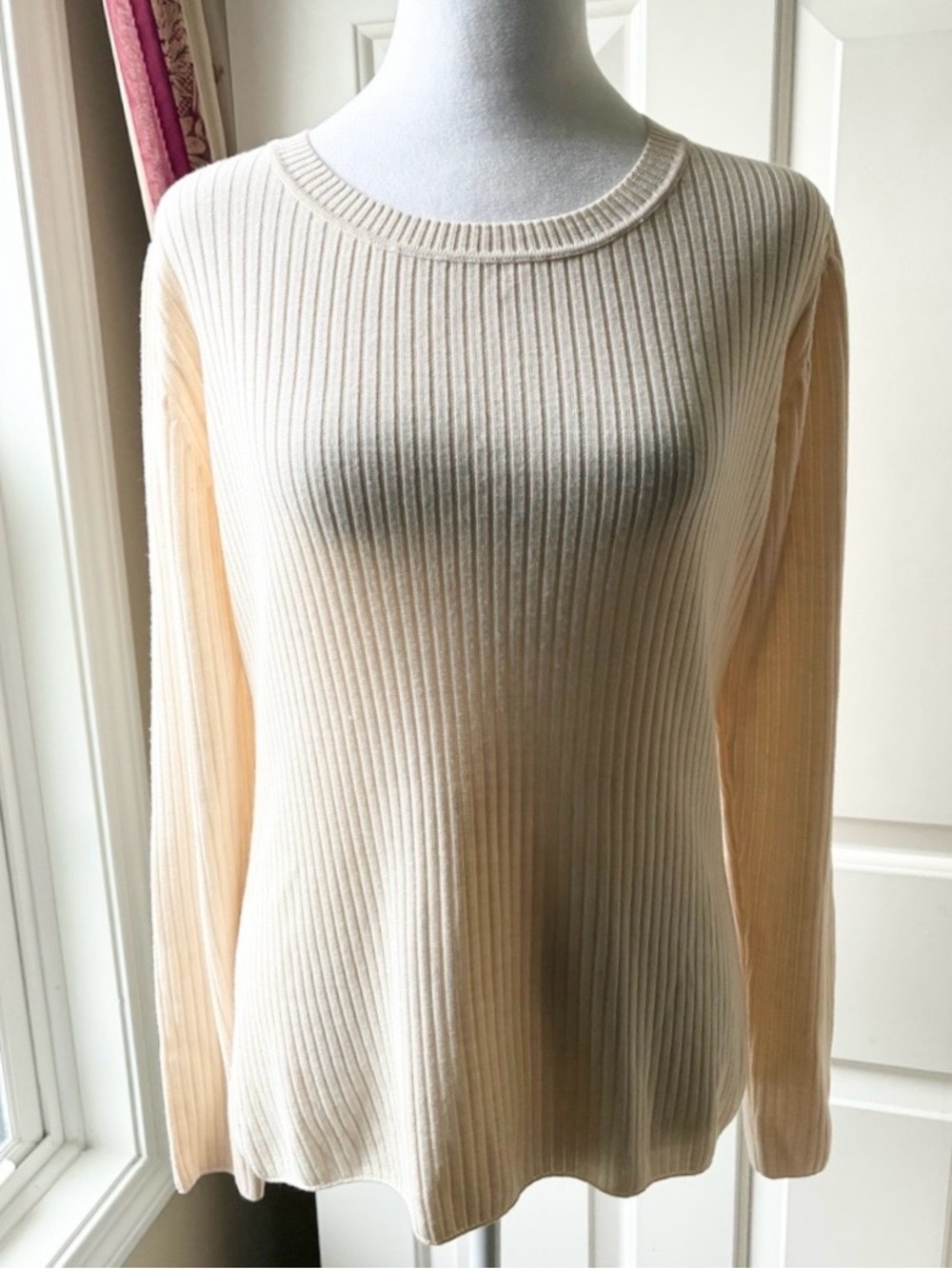 ST. JOHN Wool Ribbed Top Crewneck Long Sleeve Cream Size M